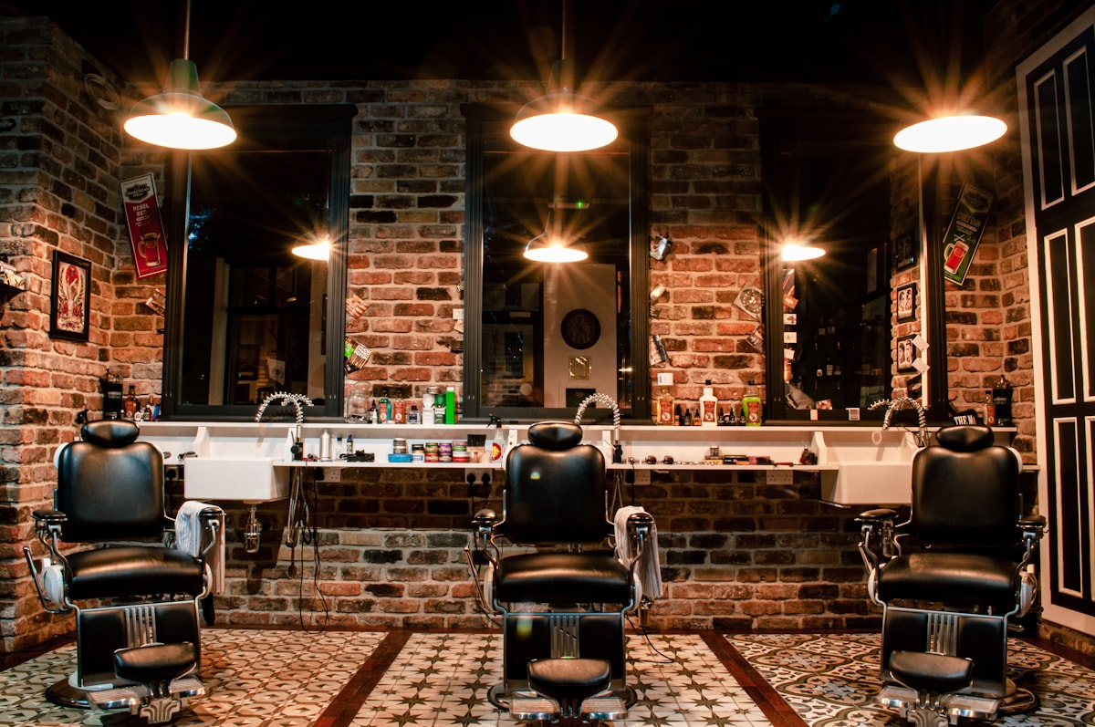 Silla y ambiente de barbería